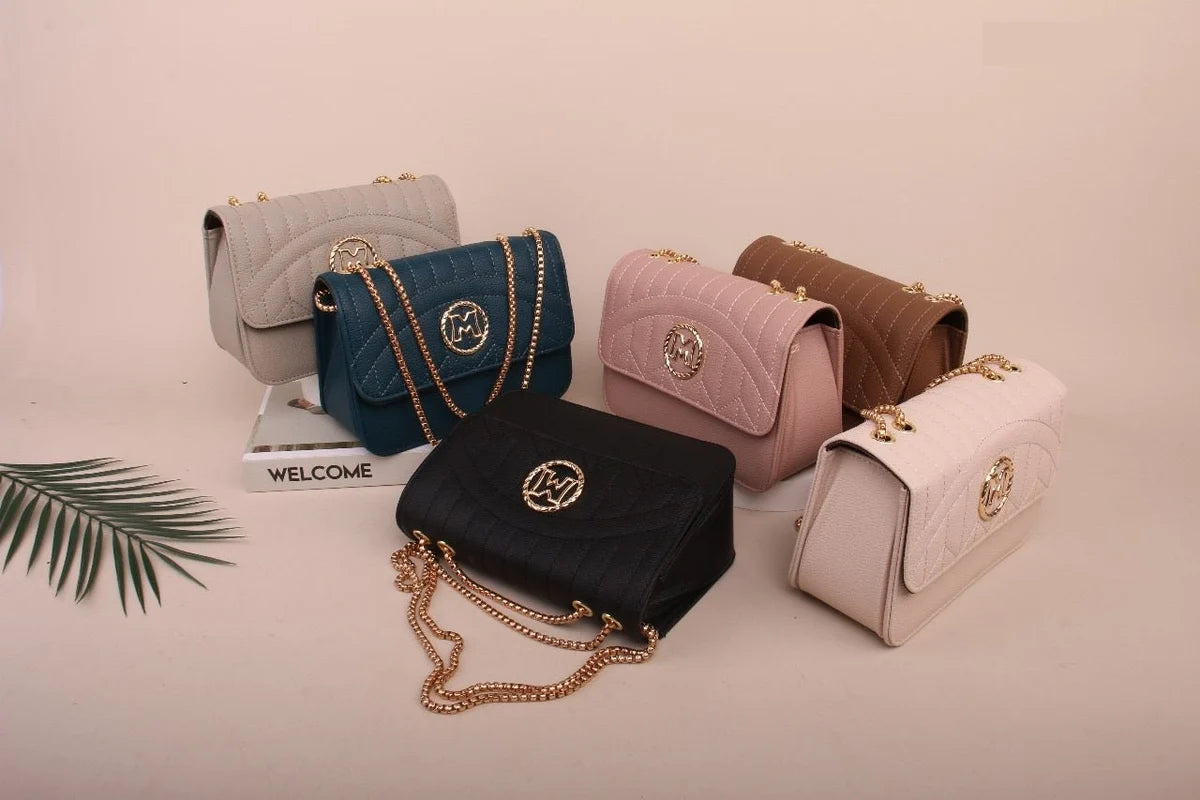 LUXE CHEVRON SHOULDER BAG / حقيبة الكتف شيفرون الفاخرة